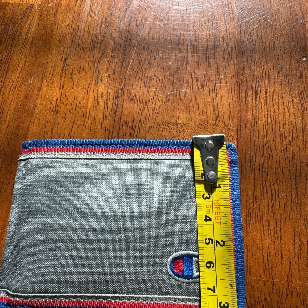 Champion men bifold
